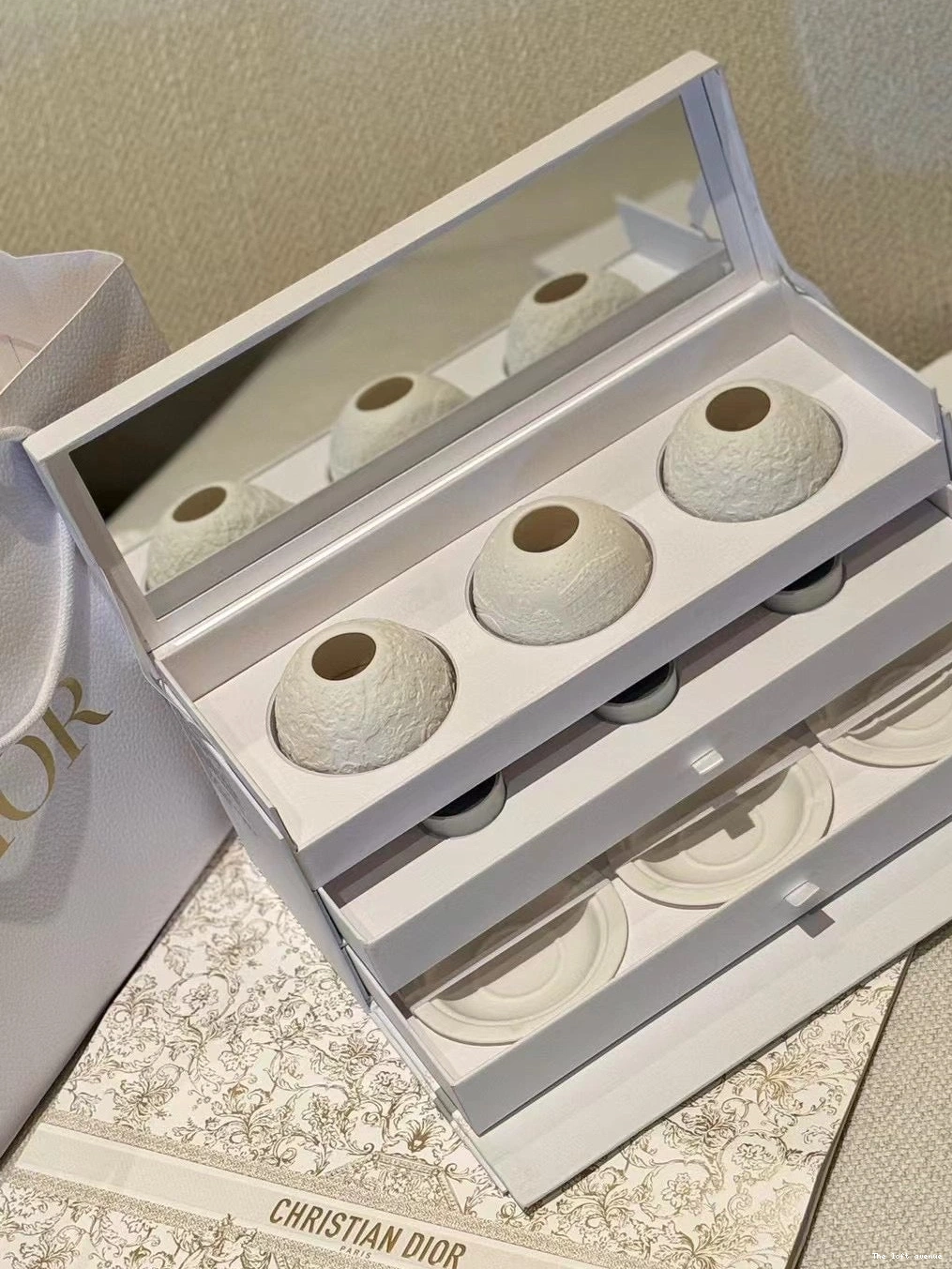 LIGHT X DOME BERNARDAUD SET CHRISTIAN 0818